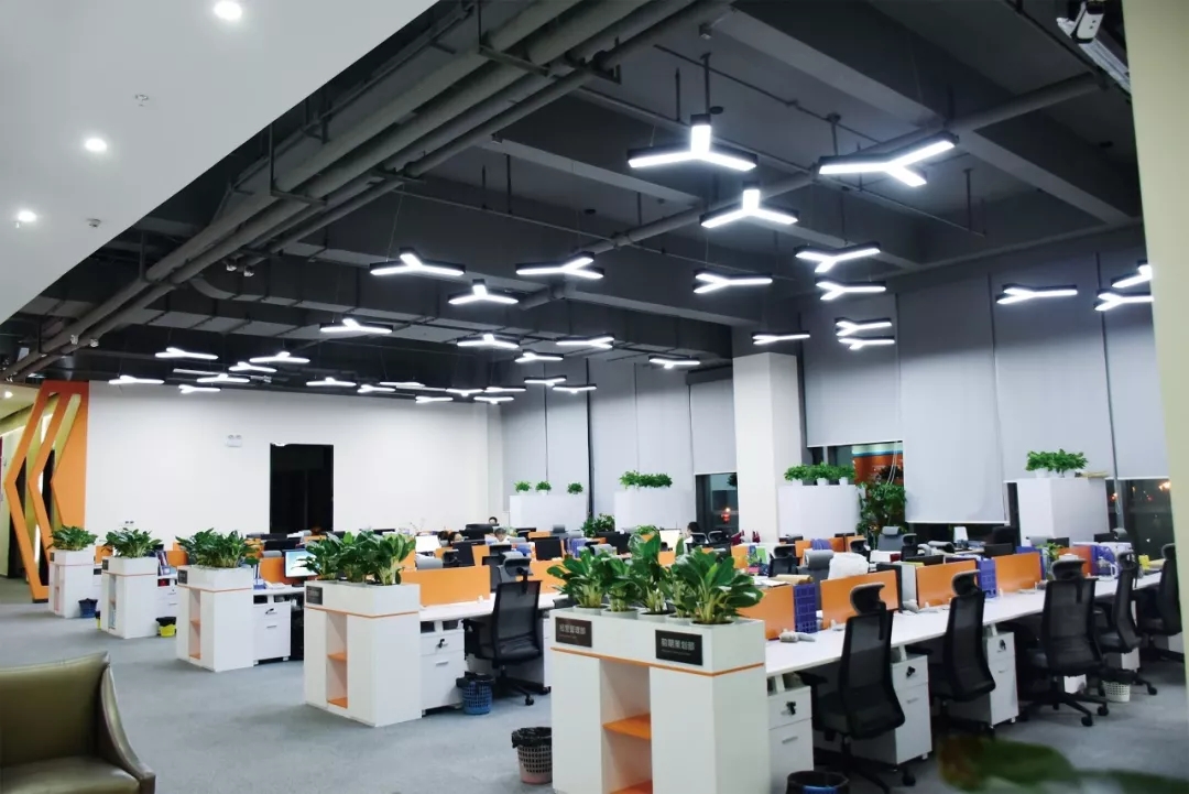 百創精工，匠心締造 |“鴻榮源物業超大型辦公室”裝修項目獲高度贊揚